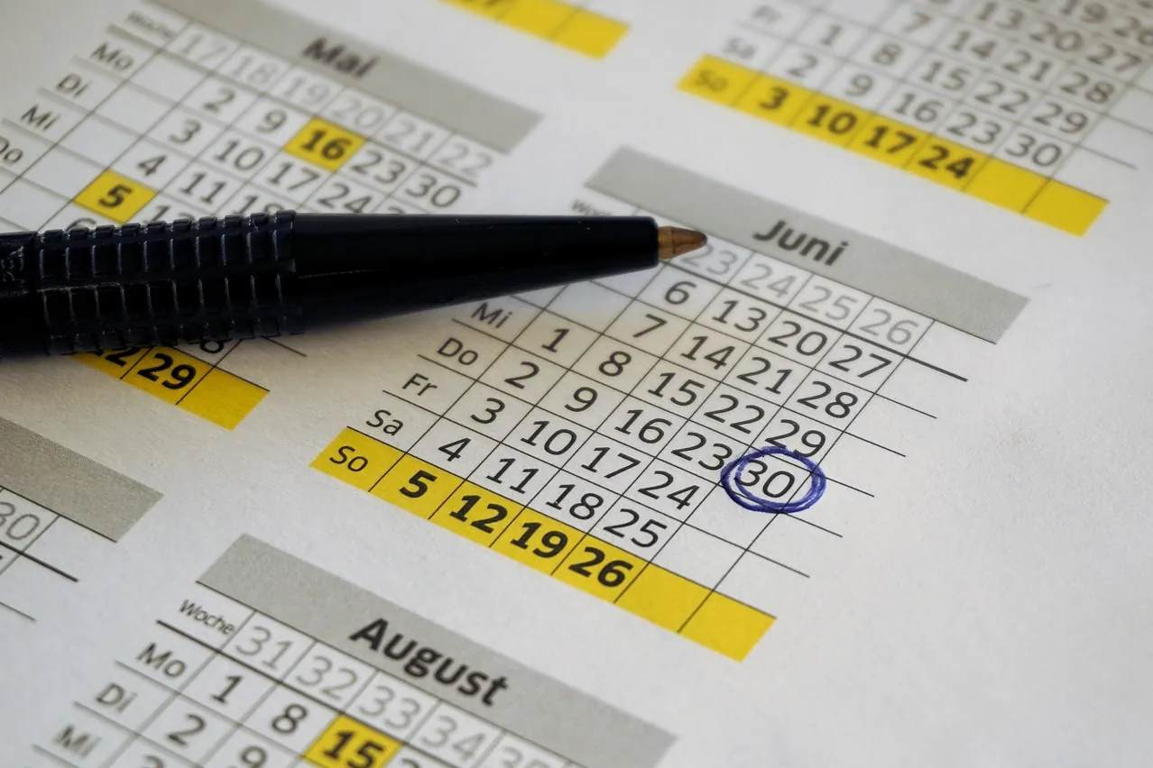 Calendar, annual calendar, office