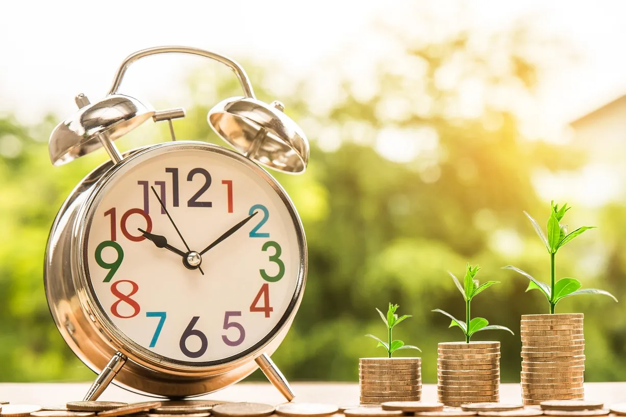 Clock, money, growth