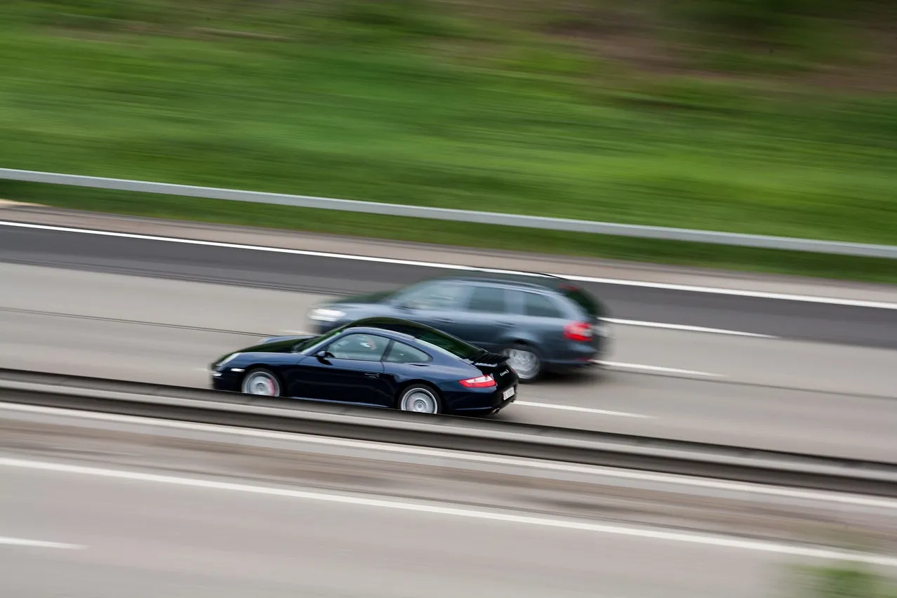 Speed limit, highway, lane