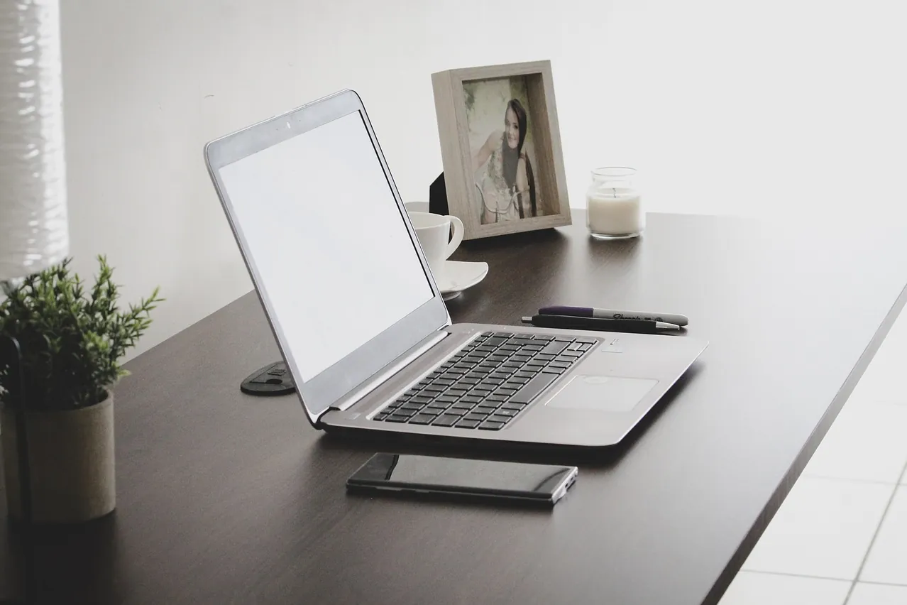 Workplace, workspace, home office