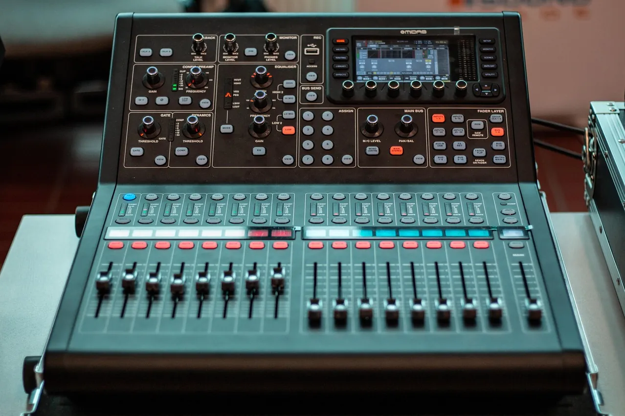 Fader, volume control, audio mixer
