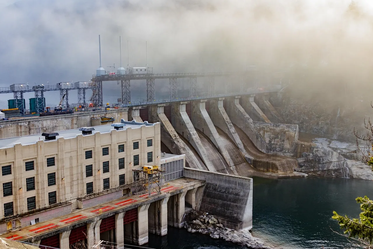 Hydroelectric dam, river, dam