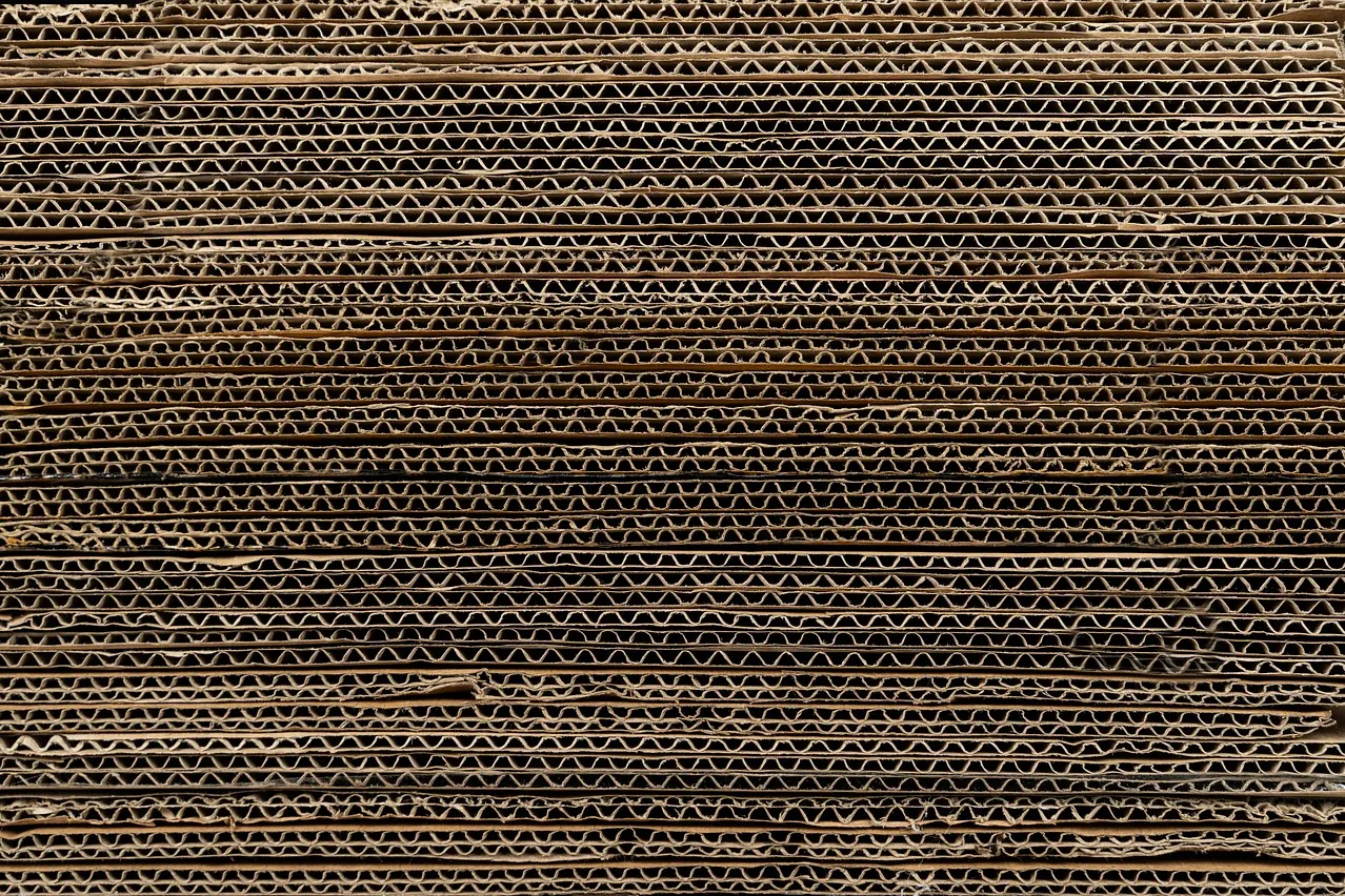 Cardboard, corrugated board, corrugated box